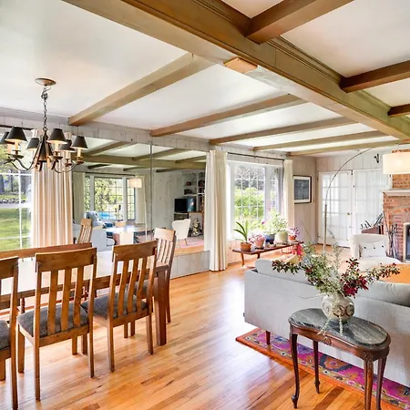 Villa Quaint Woodstock Escape - 2 Mi To Tinker St!